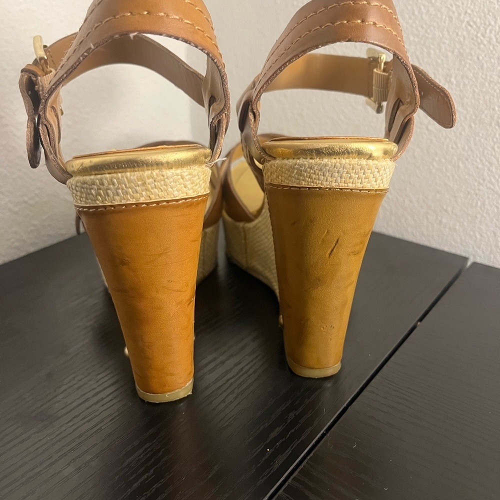 Audrey Brooke Abhollie Wedge Tan Sandals - Picture 3 of 7